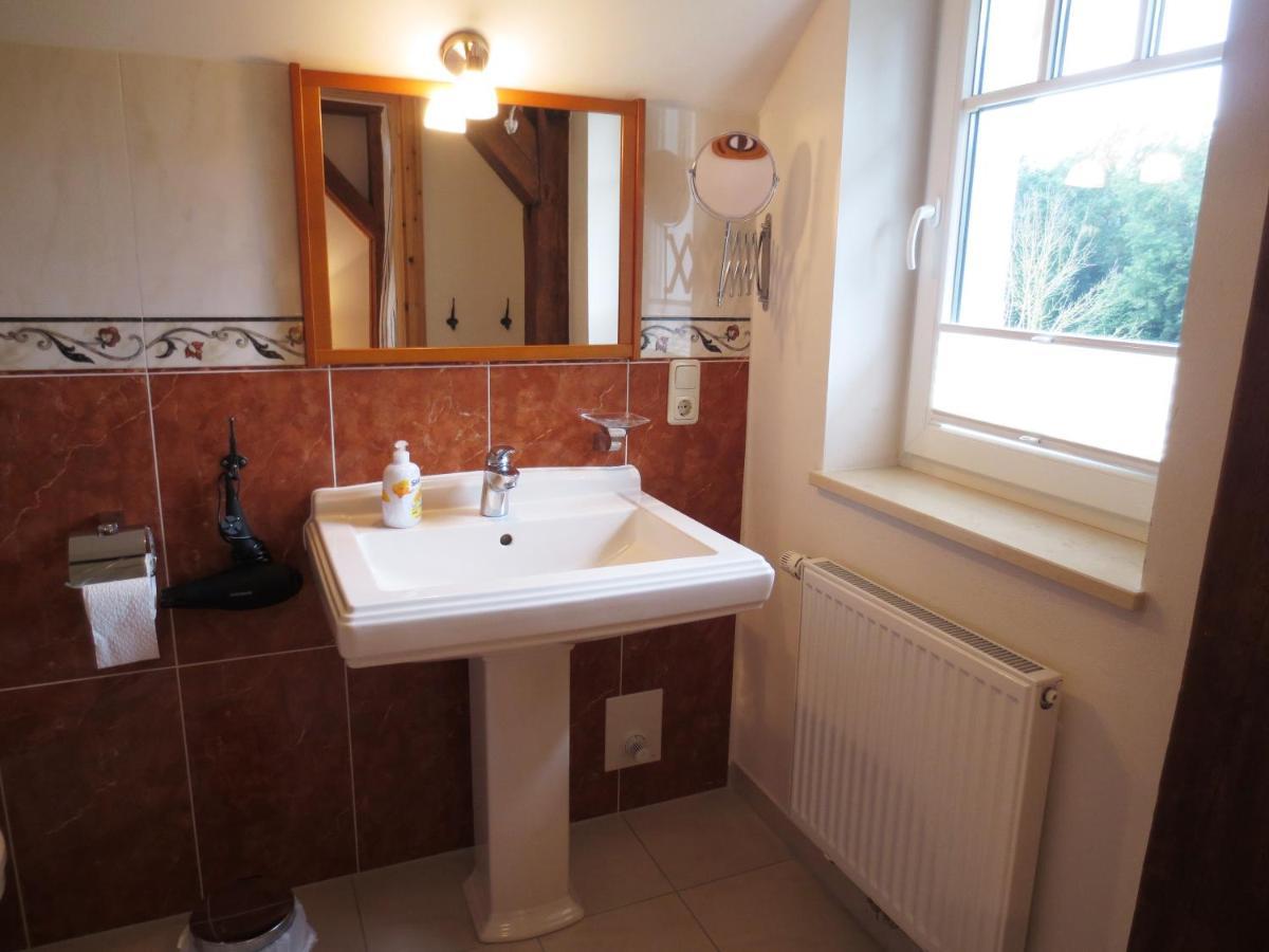 Landgut Oberhof Apartment คลุทซ์ ภายนอก รูปภาพ