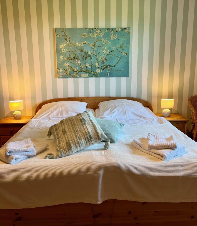 Landgut Oberhof Apartment คลุทซ์ ภายนอก รูปภาพ
