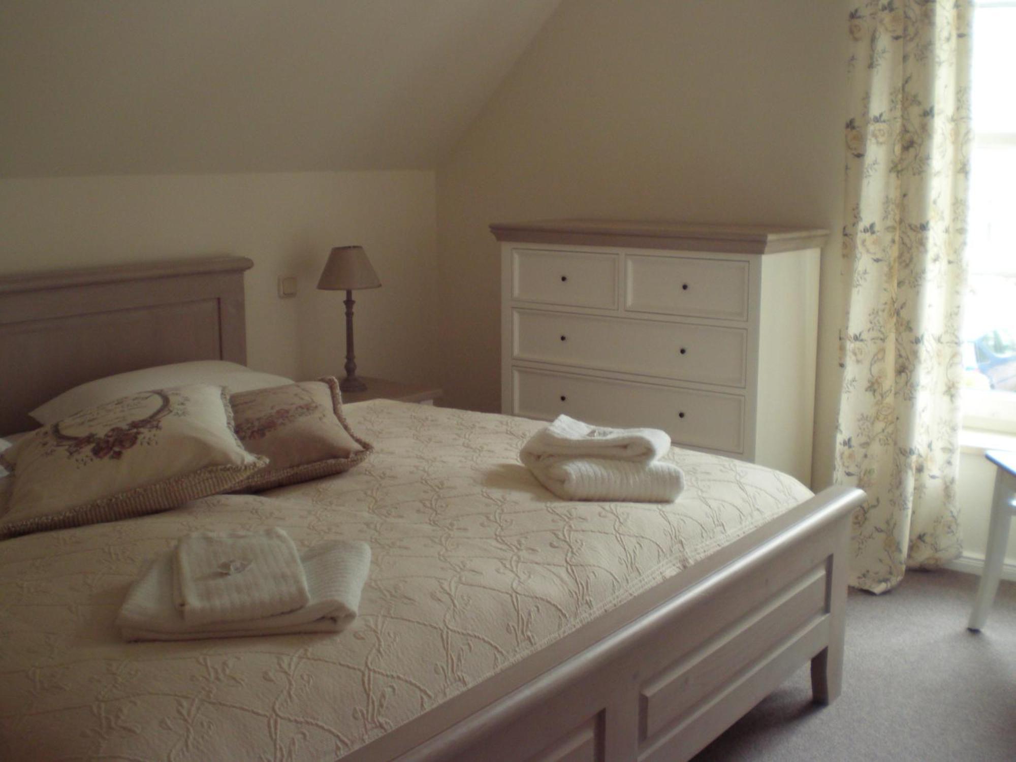 Landgut Oberhof Apartment คลุทซ์ ภายนอก รูปภาพ